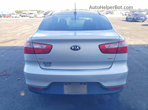KNADM4A39G6657762 2016 KIA RIO Серебряный Вид сзади
