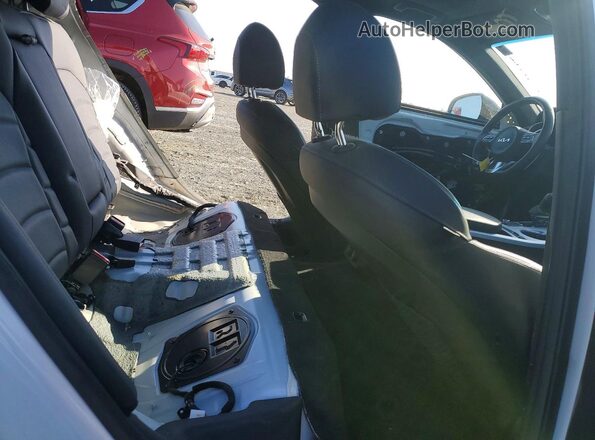 KNAE55LC8P6128758 2023 KIA STINGER Белый Вид задних сидений