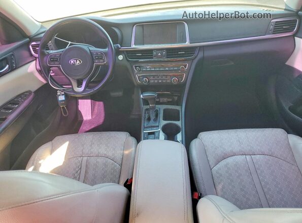 KNAGU4LE1H5010517 2017 KIA OPTIMA Белый Вид панели приборов