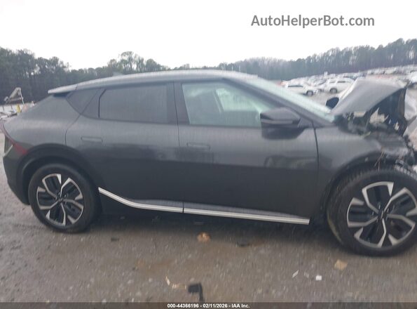 KNDC3DLC5N5060139 2022 KIA EV6 Gray Vista interior trasera