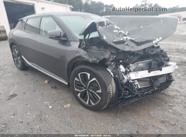 KNDC3DLC5N5060139 2022 KIA EV6 Gray Delantero derecho