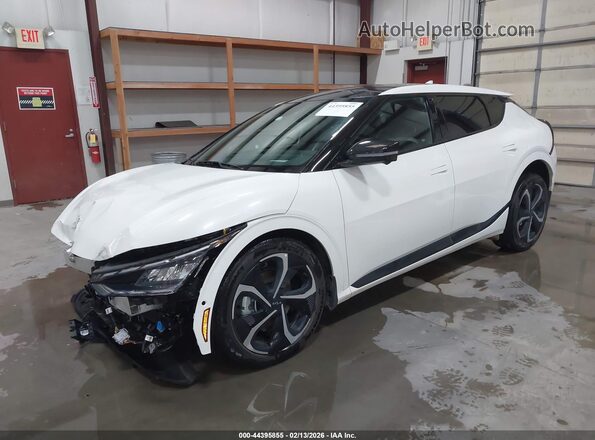 KNDC4DLC7R5203014 2024 KIA EV6 Белый Передняя левая четверть