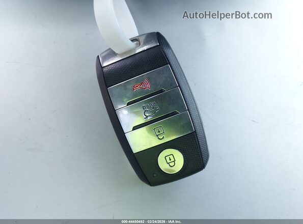 KNDCB3LC0K5350572 2019 KIA NIRO Красный Вид панели приборов