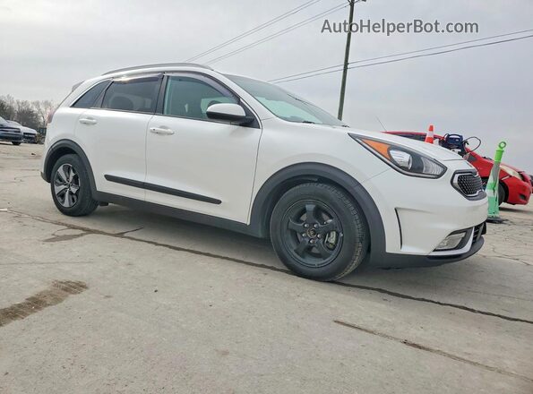 KNDCB3LC1H5085055 2017 KIA NIRO Белый Передняя правая четверть