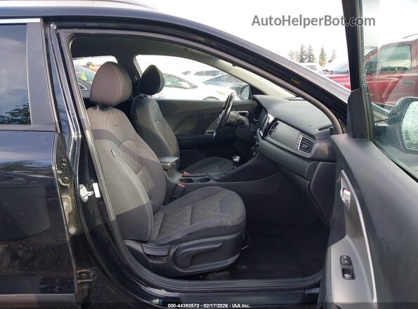KNDCB3LC2H5073979 2017 KIA NIRO Черный 