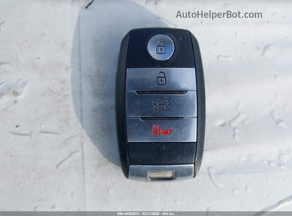 KNDCB3LC2H5073979 2017 KIA NIRO Черный Вид панели приборов
