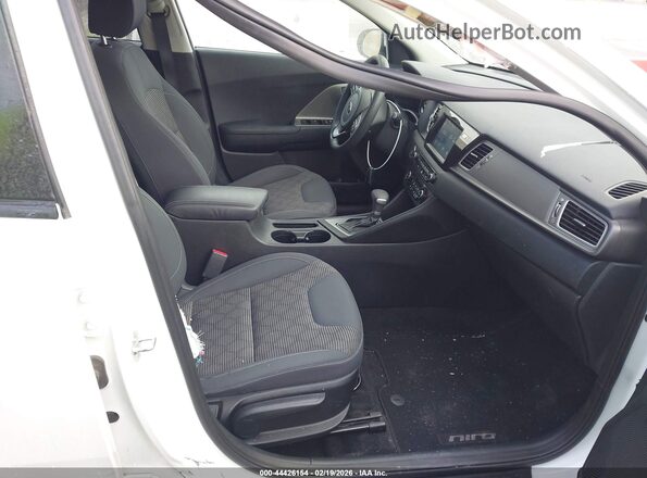 KNDCB3LC3K5246125 2019 KIA NIRO Белый Вид салона спереди