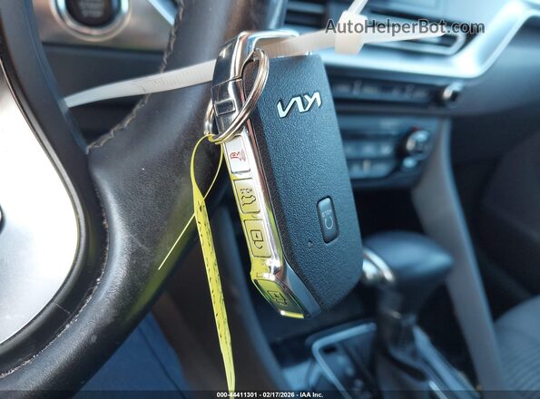 KNDCB3LC3M5475732 2021 KIA NIRO Blue Առջևի վահանակի տեսք