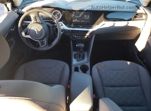 KNDCB3LC3M5487363 2021 KIA NIRO Teal Vista del salpicadero