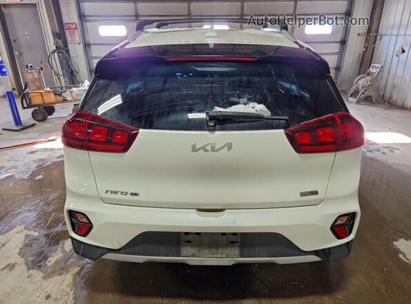 KNDCB3LC4N5534689 2022 KIA NIRO Белый Вид сзади