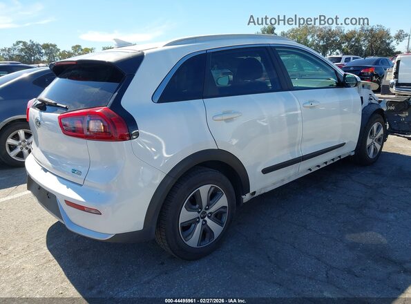 KNDCB3LC6K5302011 2019 KIA NIRO White Rear right