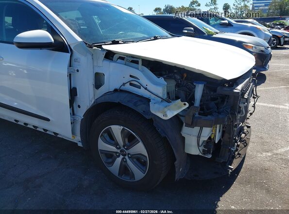 KNDCB3LC6K5302011 2019 KIA NIRO White 