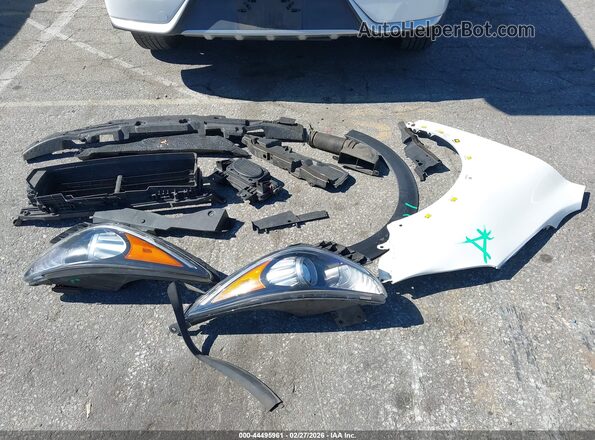 KNDCB3LC6K5302011 2019 KIA NIRO White Instrument cluster view
