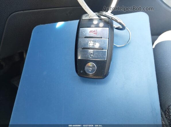 KNDCB3LC6K5302011 2019 KIA NIRO White Dashboard view