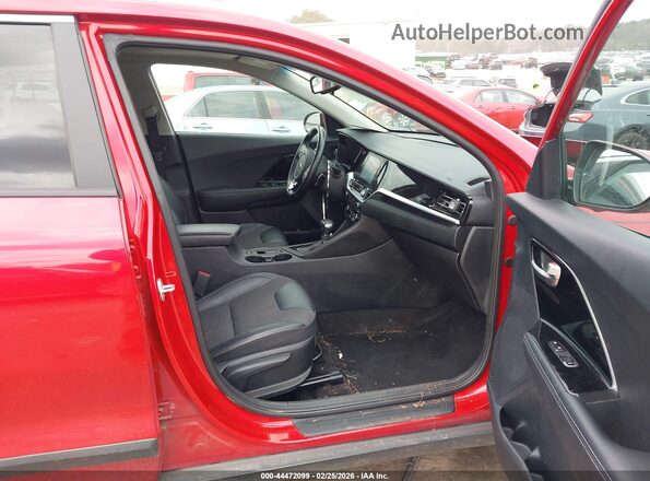 KNDCC3LC2L5424069 2020 KIA NIRO Красный Вид салона спереди