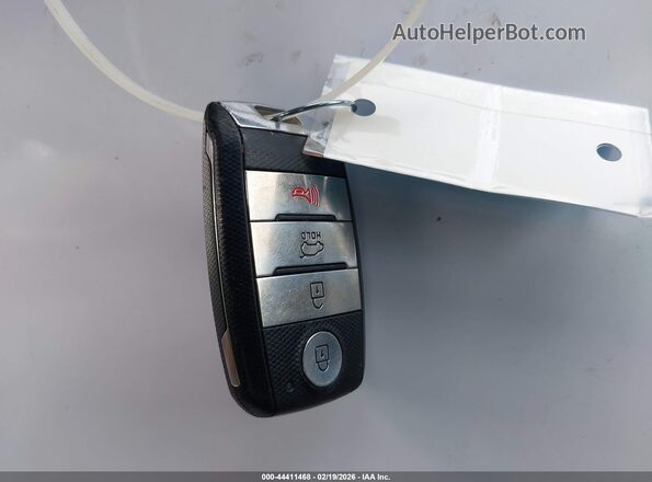 KNDCC3LC6H5072329 2017 KIA NIRO Серебряный Вид панели приборов