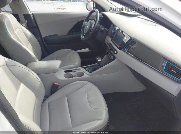 KNDCC3LD2K5289019 2019 KIA NIRO PLUG-IN HYBRID Белый Вид салона спереди