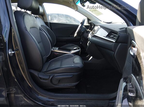 KNDCC3LG0N5118932 2022 KIA NIRO EV Синий Вид салона спереди