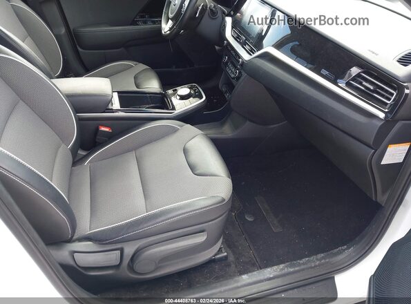 KNDCC3LG3L5061249 2020 KIA NIRO EV Белый Вид салона спереди