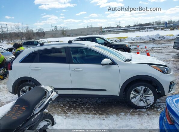 KNDCC3LG3L5061249 2020 KIA NIRO EV Белый Вид задней части салона