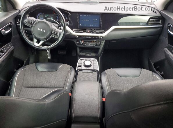 KNDCC3LG3N5159846 2022 KIA NIRO Белый Вид панели приборов