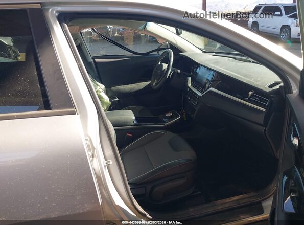 KNDCC3LG5M5107472 2021 KIA NIRO EV Серебряный Вид салона спереди