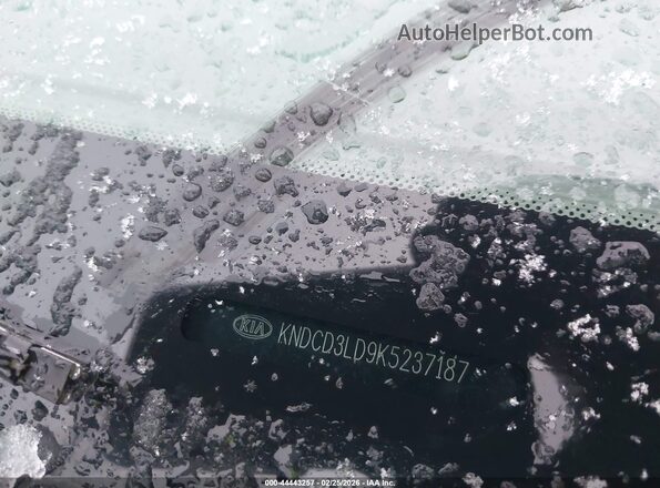 KNDCD3LD9K5237187 2019 KIA NIRO PLUG-IN HYBRID White 