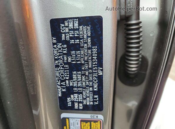 KNDCP3LE5T5340981 2026 KIA NIRO Gray Vista de la etiqueta del VIN