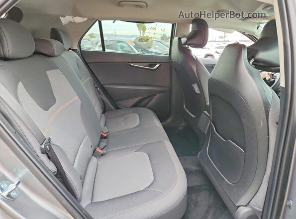 KNDCP3LE5T5340981 2026 KIA NIRO Gray Vista de los asientos traseros