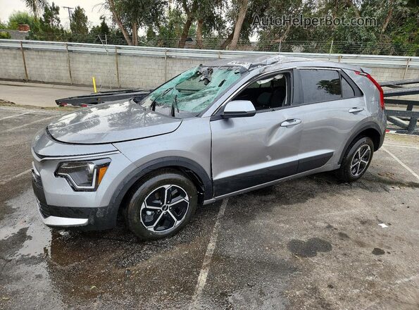 KNDCP3LE5T5340981 2026 KIA NIRO Gray Vista tres cuartos delantera izquierda