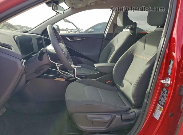 KNDCP3LE6R5184507 2024 KIA NIRO Красный Вид салона спереди