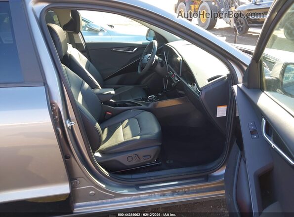 KNDCT3L16R5109931 2024 KIA NIRO EV Gray Front interior view
