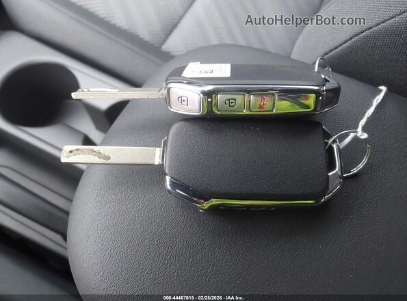 KNDEPCAAXT7903729 2026 KIA SELTOS Dark Blue Вид панели приборов
