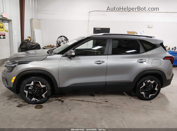 KNDEU2AAXT7851005 2026 KIA SELTOS Серый Панорамный вид салона 360°