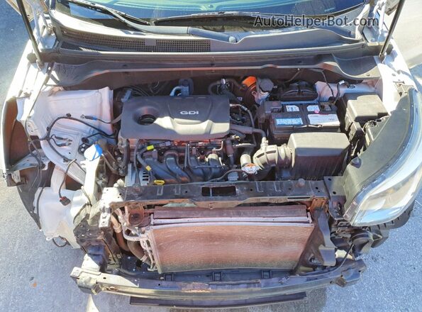 KNDJN2A20H7465415 2017 KIA SOUL Silver Widok komory silnika