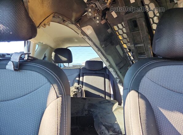 KNDJP3A52K7662989 2019 KIA SOUL Серебряный Вид задних сидений