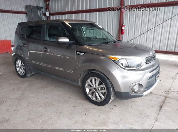 KNDJP3A56J7538366 2018 KIA SOUL Серый Передняя правая четверть