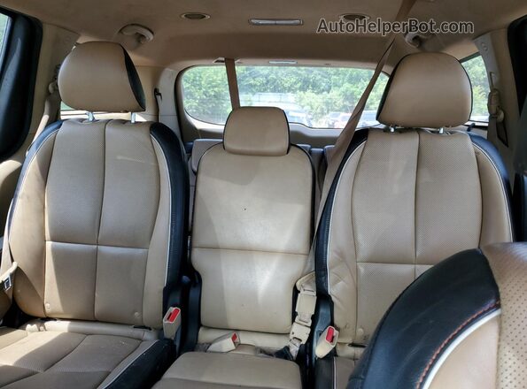 KNDMB5C12H6249406 2017 KIA SEDONA White Вид задніх сидінь