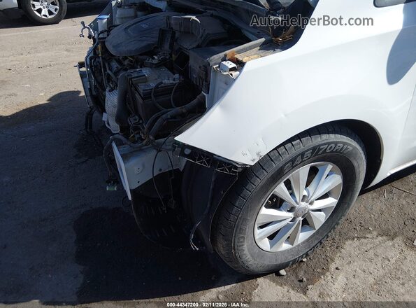 KNDMB5C12H6315694 2017 KIA SEDONA White Widok wnętrza z tyłu