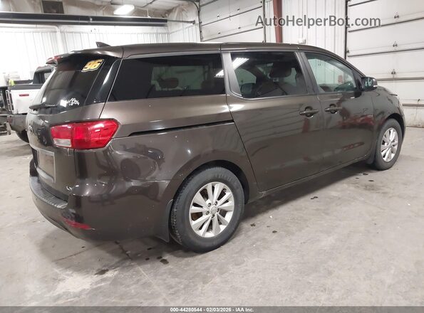 KNDMB5C12J6374783 2018 KIA SEDONA Коричневый Задняя правая четверть