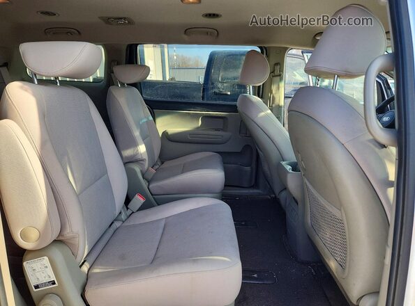 KNDMB5C12M6668463 2021 KIA SEDONA Silver Սալոնի հետևի տեսք