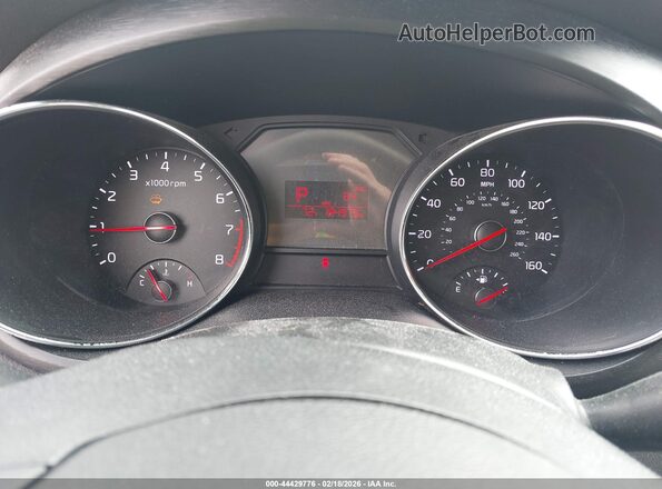 KNDMB5C14H6227570 2017 KIA SEDONA Серебряный Вид задних сидений