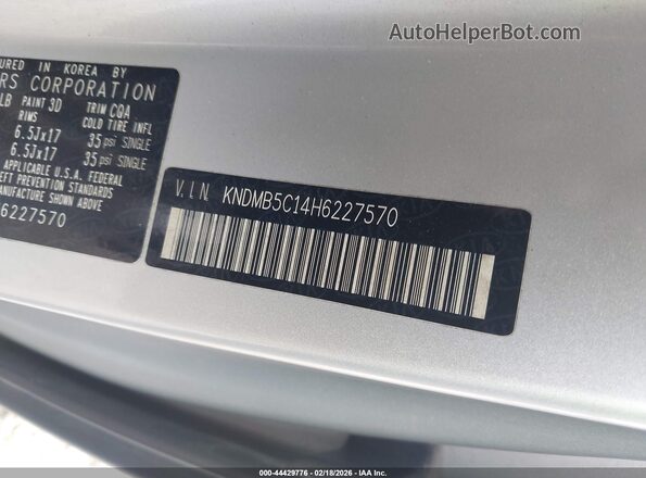 KNDMB5C14H6227570 2017 KIA SEDONA Серебряный Вид подкапотного пространства