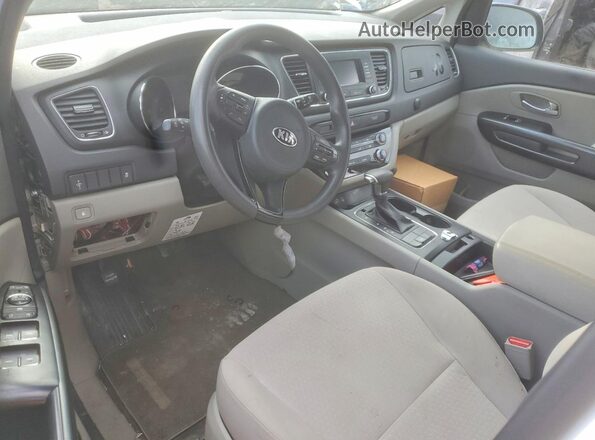 KNDMB5C14J6389379 2018 KIA SEDONA White Widok deski rozdzielczej