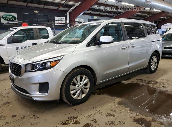 KNDMB5C18H6265268 2017 KIA SEDONA Серебряный Передняя левая четверть