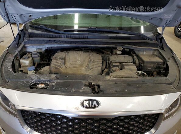 KNDMB5C18H6265268 2017 KIA SEDONA Серебряный Вид подкапотного пространства
