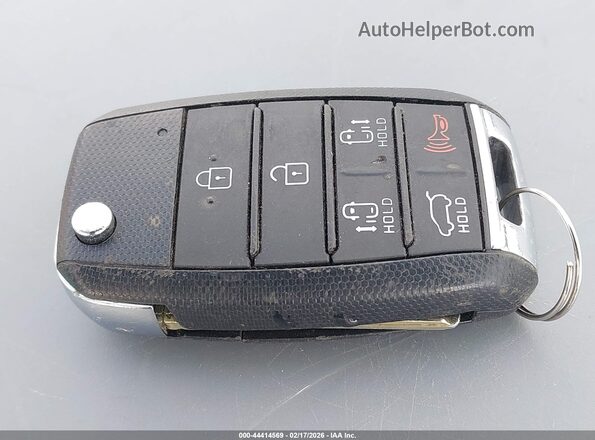 KNDMB5C1XK6548682 2019 KIA SEDONA Серый Вид панели приборов