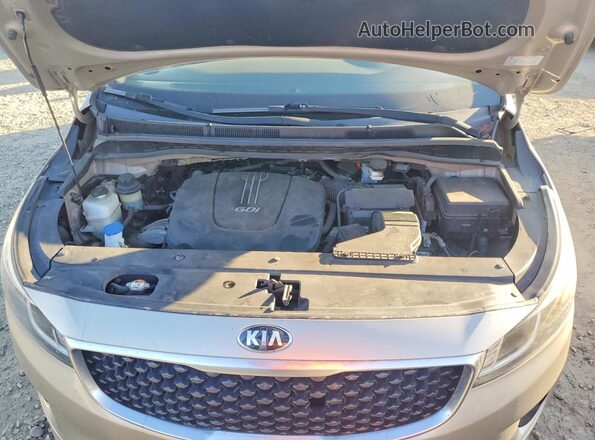 KNDMC5C1XG6100446 2016 KIA SEDONA Кремовый Вид задней части салона