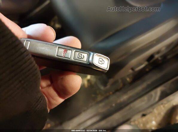 KNDNB4H30P6213429 2023 KIA CARNIVAL MPV Серый Вид панели приборов