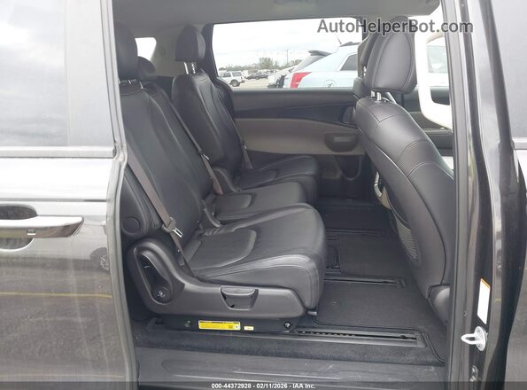 KNDNB5K38S6497626 2025 KIA CARNIVAL MPV Gray Widok naklejki z numerem VIN